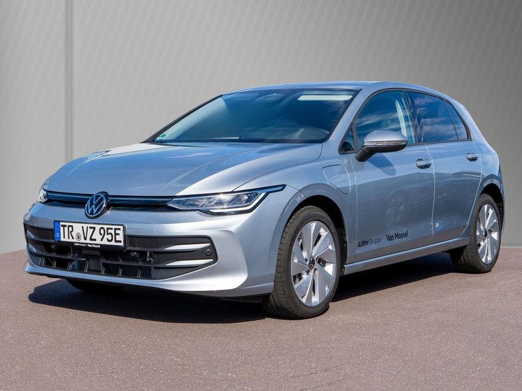 Volkswagen Golf VIII 1.5 TSI DSG eHybrid Life Rear-View imagem 2
