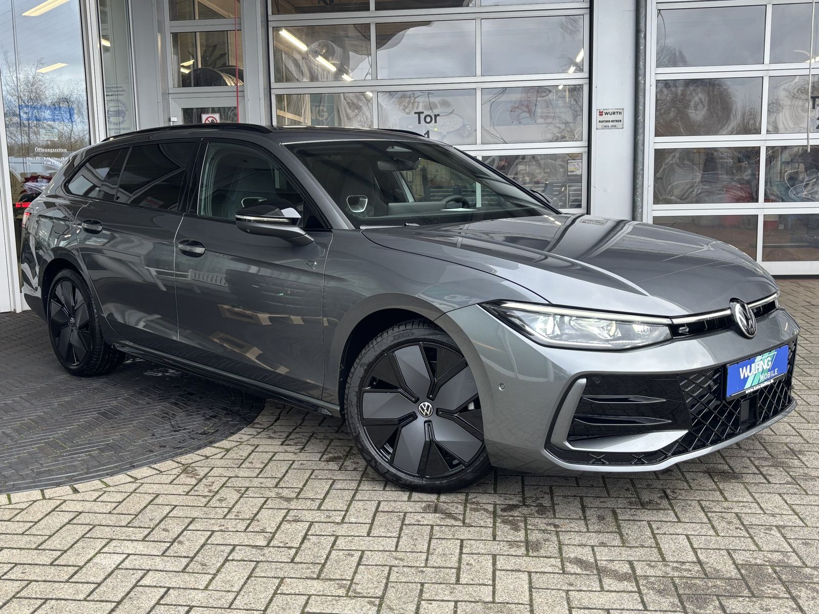 Volkswagen Passat Variant 2.0 TDI-4-Motion R-Line Black +++ imagem 3