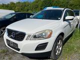 Volvo XC60 Kinetic 2WD PANO LEDER KLIMA