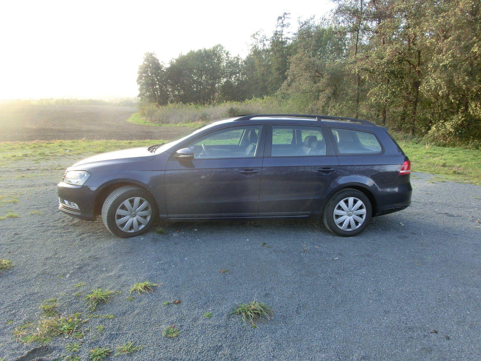 Volkswagen Passat 2011 — interior