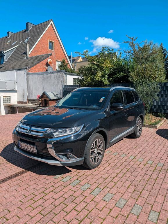Image of Mitsubishi Outlander
