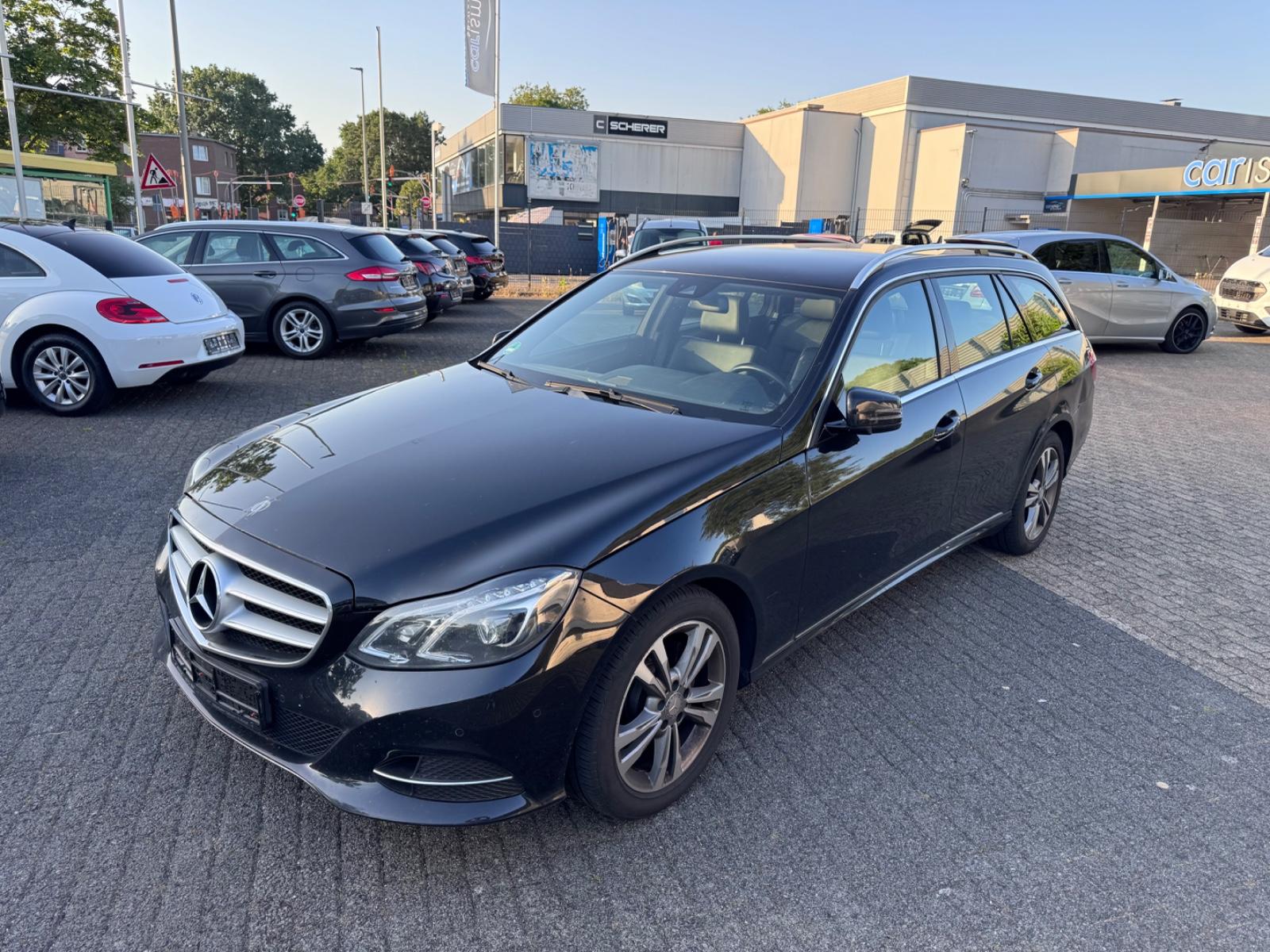 Mercedes-Benz E 220T AVANTGARDE LED PTS ELEKTR.HECKKL NAVI