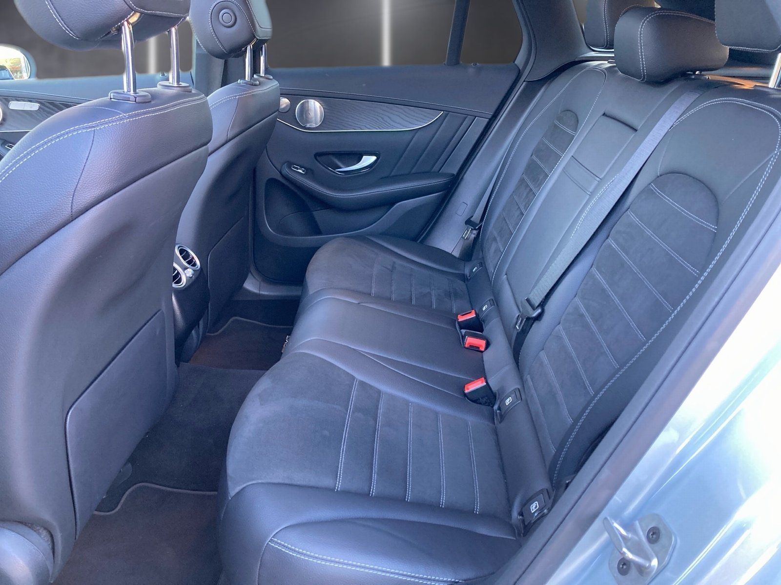 Fahrzeugabbildung Mercedes-Benz GLC 300 de AMG 4M*Pano*AHK*Burmester*360°*Distro