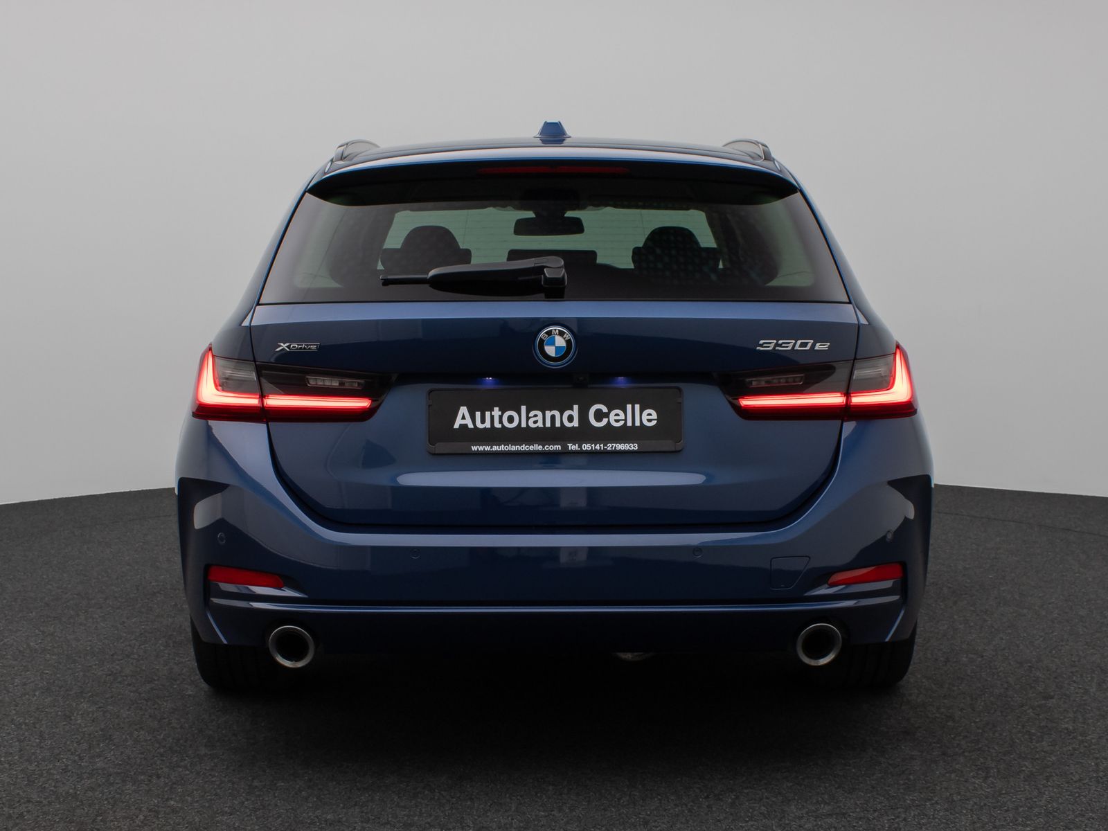 Fahrzeugabbildung BMW 330e xD Kamera HUD DAB HiFi Stop&Go AHK Sport