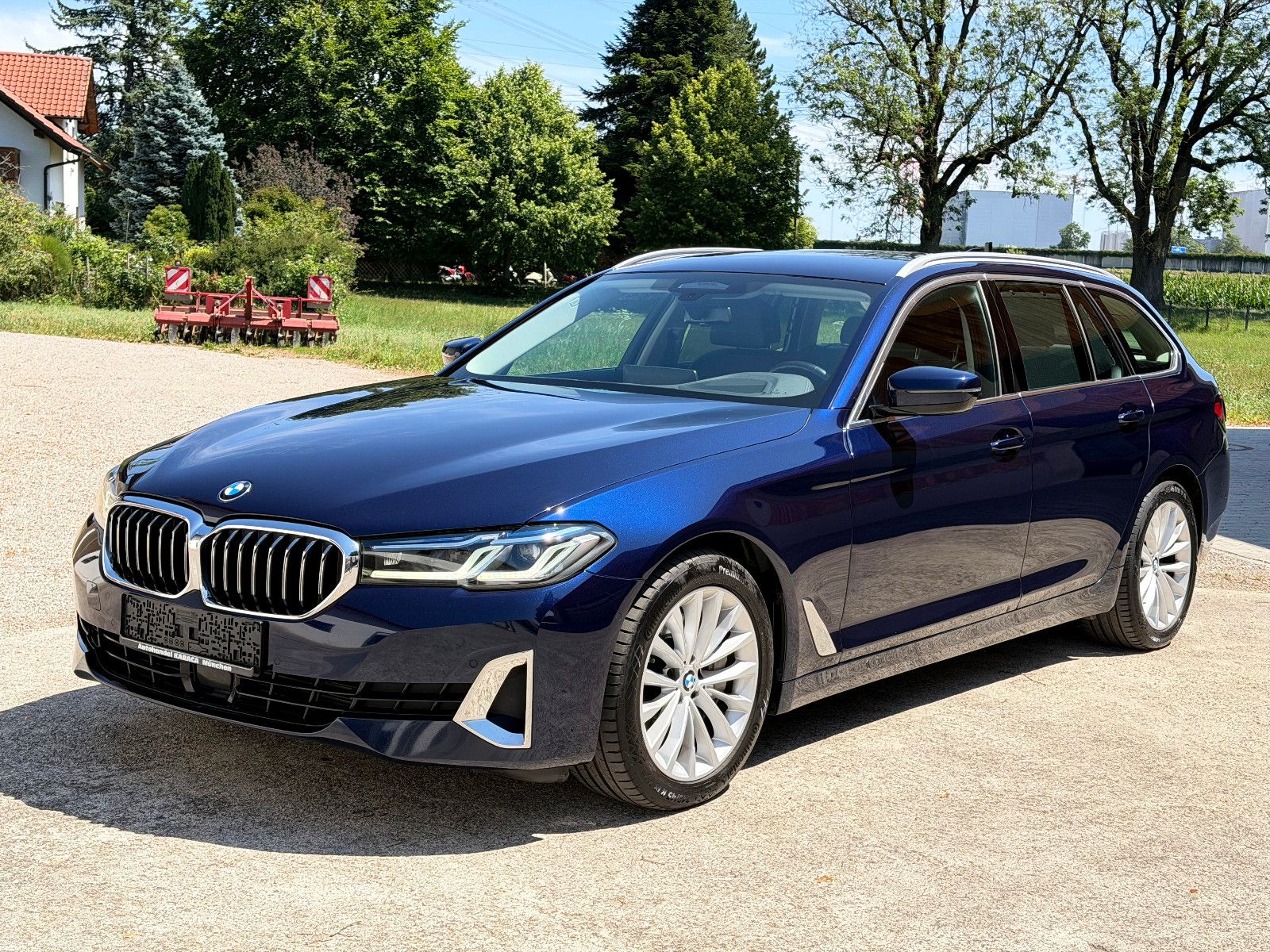 BMW 530d Touring xDrive Luxury Line AHK Laser HeadUp imagem 3