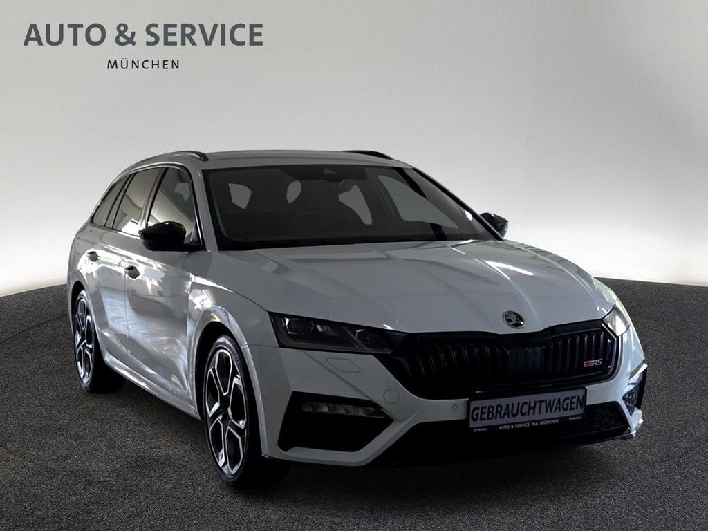 Skoda Octavia 2023 г. Белый, пробег 52600 км