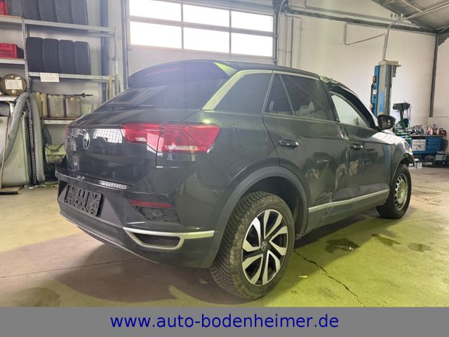 Volkswagen T-Roc 1.0 TSI Active OPF·59.712 km ++Unfall++