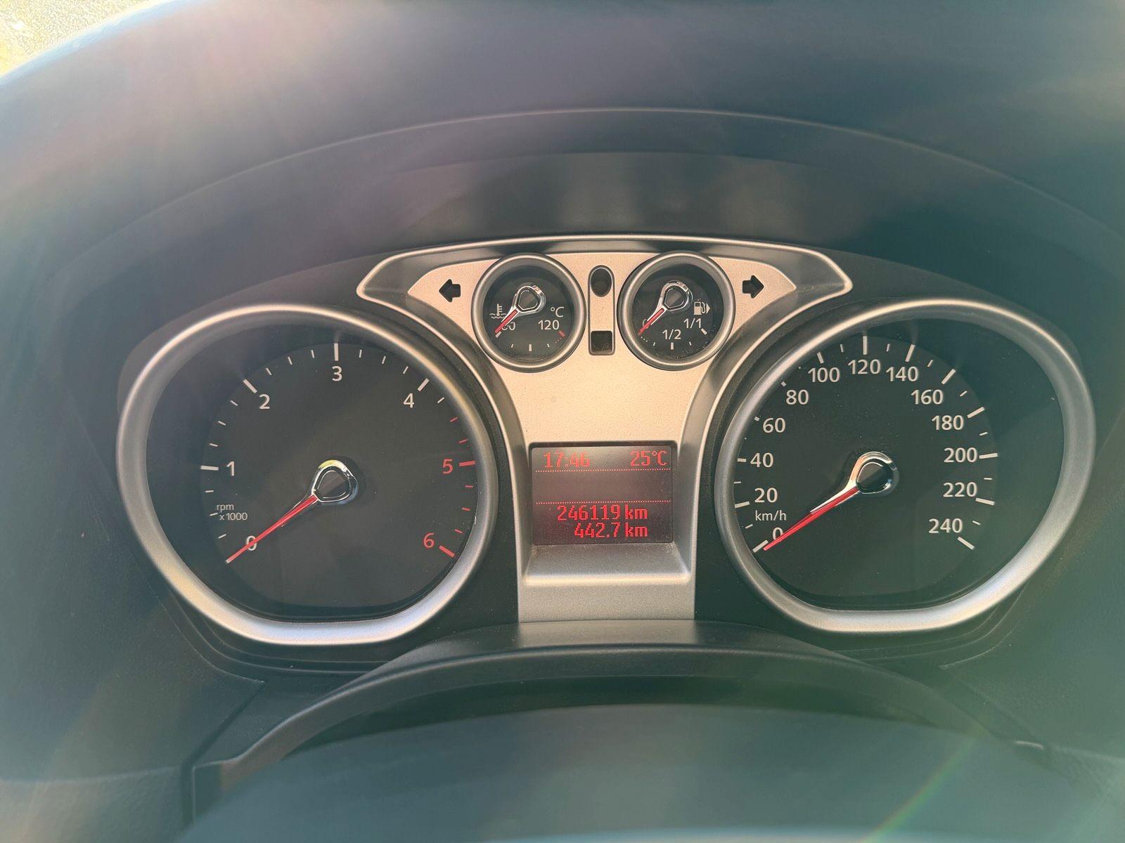 Ford Focus 2008 — photo 8