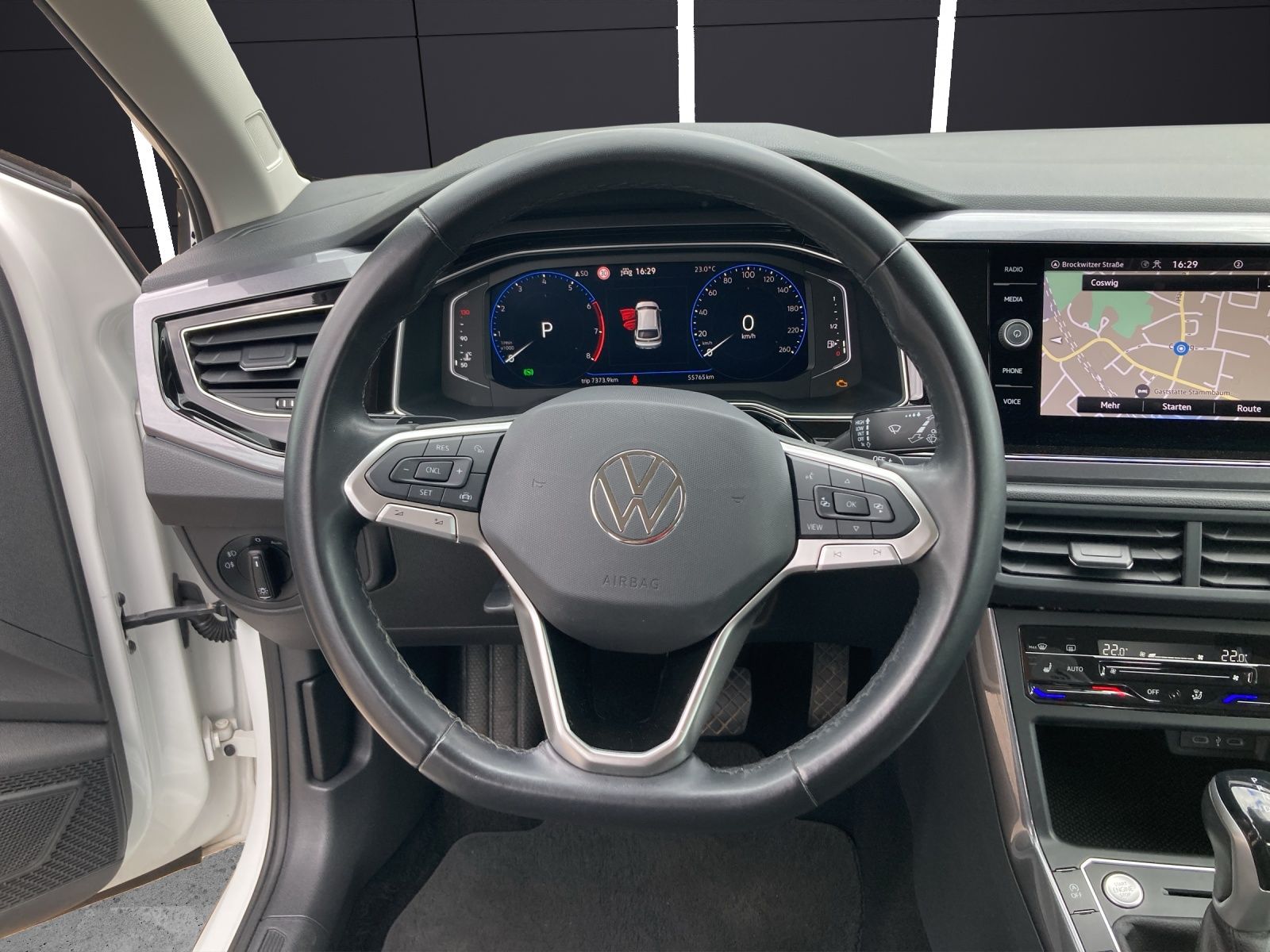 Fahrzeugabbildung Volkswagen Taigo TSI Style DSG IQ-Light Navi AHK RFK SHZ