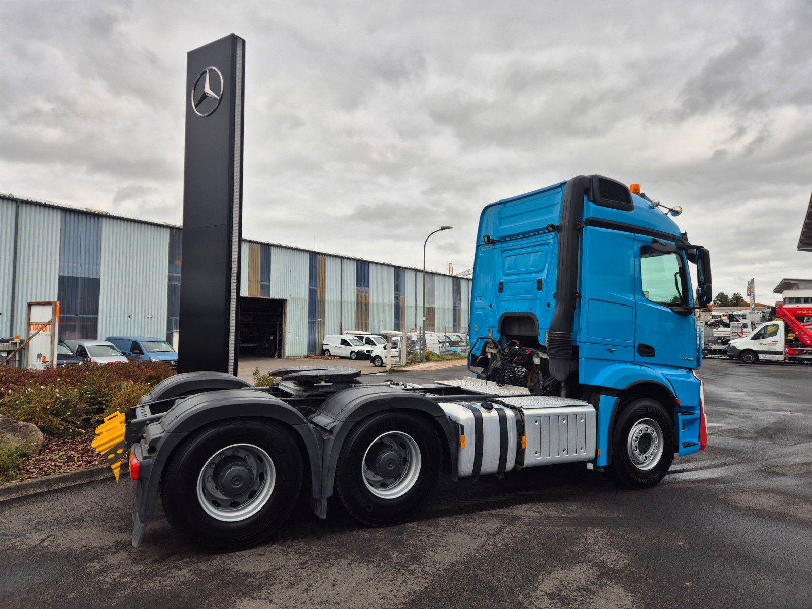 Fahrzeugabbildung Mercedes-Benz Actros 2653 LS 6x4 Retarder 120.000kg