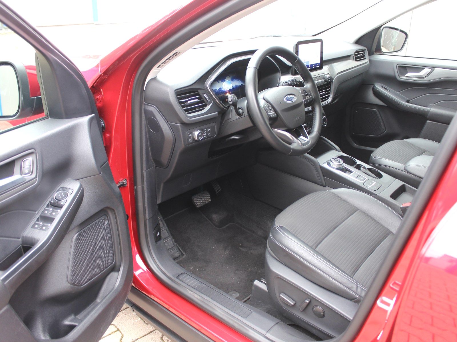 Fahrzeugabbildung Ford Kuga Plug-In Hybrid Titanium X 2,5 Duratec