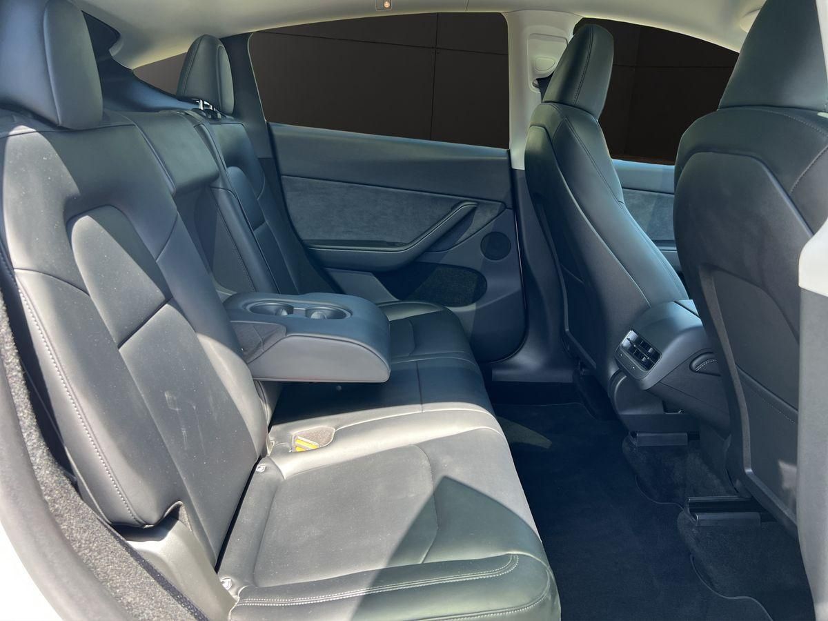 Model Y Long Range AWD NAVI ACC PANO 21"