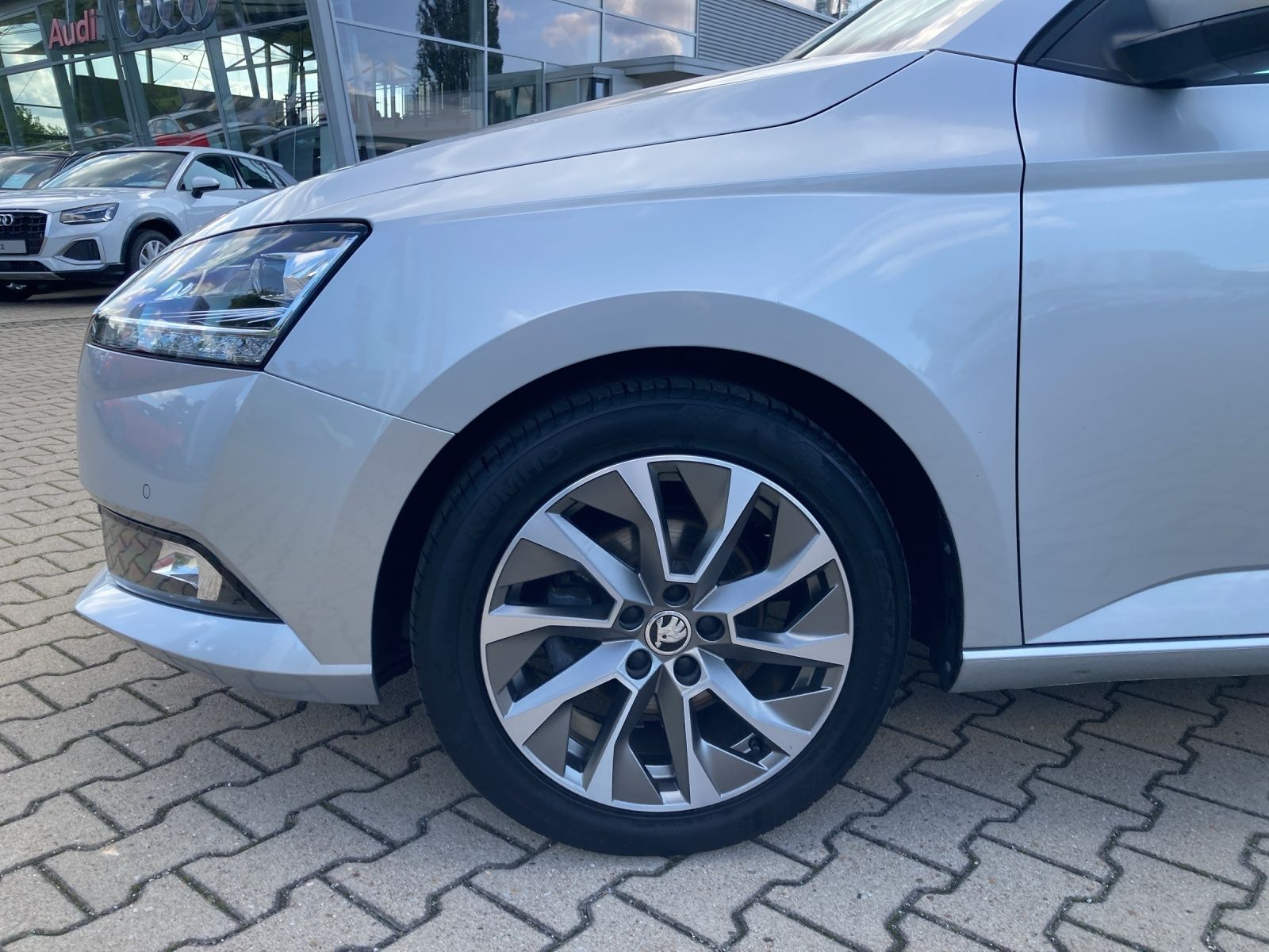 Fahrzeugabbildung SKODA Fabia Combi TSI Clever Best-off LED Navi GRA PDC