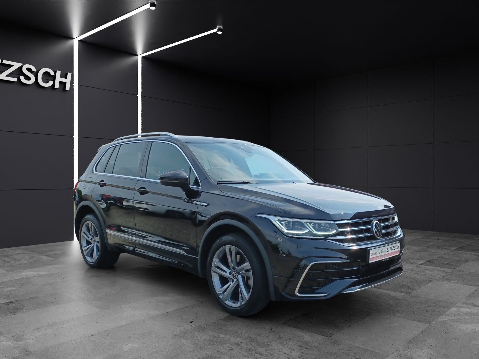 Fahrzeugabbildung Volkswagen Tiguan TSI R-Line 4M DSG R-Lin STH Matrix AHK Na