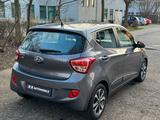 Hyundai i10 YES! PDC*TEMPO*SHZ*LHZ*ALU*KLIMA* - Hyundai i10 mit Benzin-Antrieb: Limousine, Schaltgetriebe