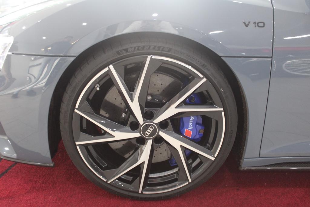 Audi R8