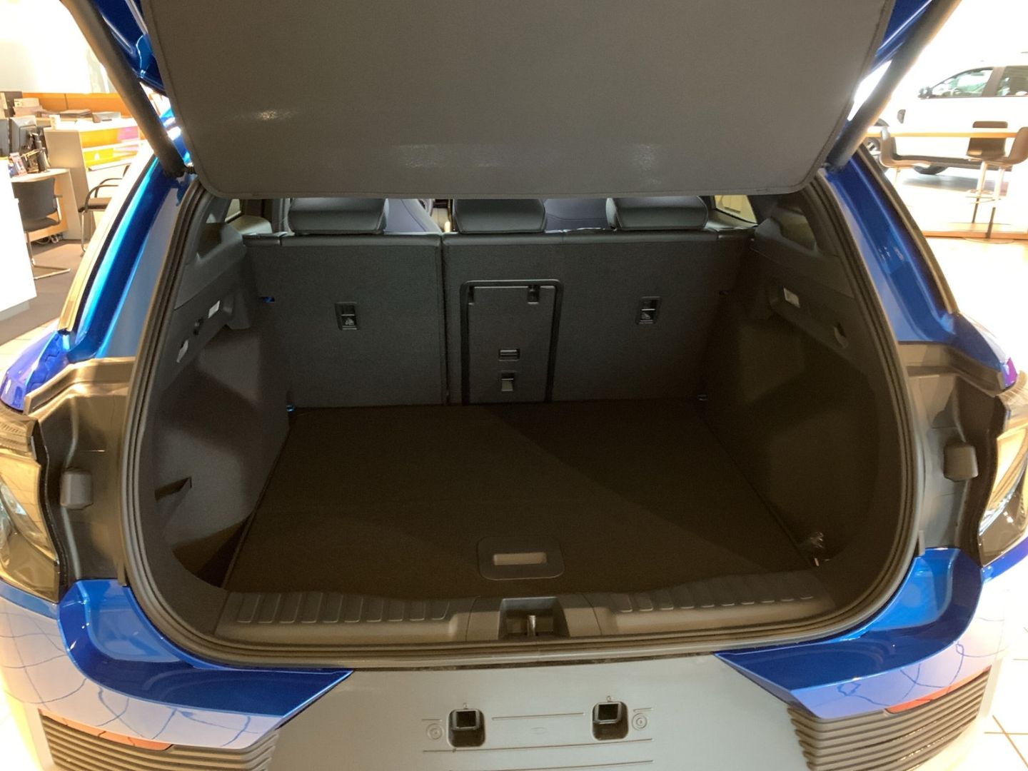 Fahrzeugabbildung Ford Explorer 77 kw Heckantrieb Reichweite 602 km, el