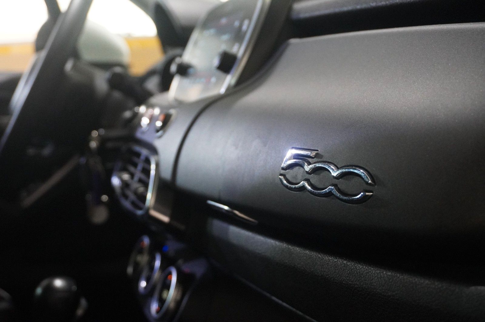 Fahrzeugabbildung Fiat 500X 1.3T CROSS DCT NAVI/LED/PDC/SPORT/TEMP/DAB+