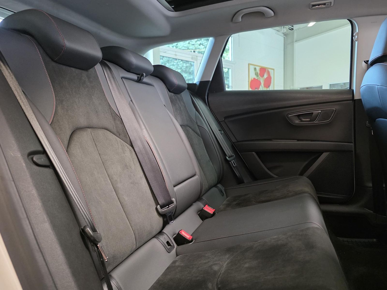 Fahrzeugabbildung SEAT Leon 1.8 TSI DSG ST FR/LED/Navi//Pano/Carplay