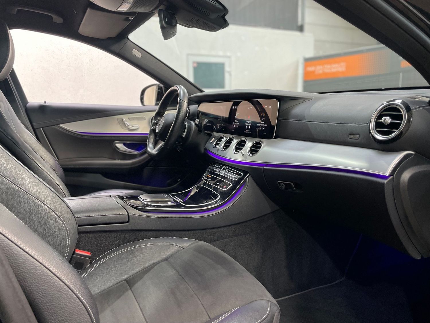 Fahrzeugabbildung Mercedes-Benz E 300 e AMG #Wide.#LED#Distr.#Memory#HeadUp#360°