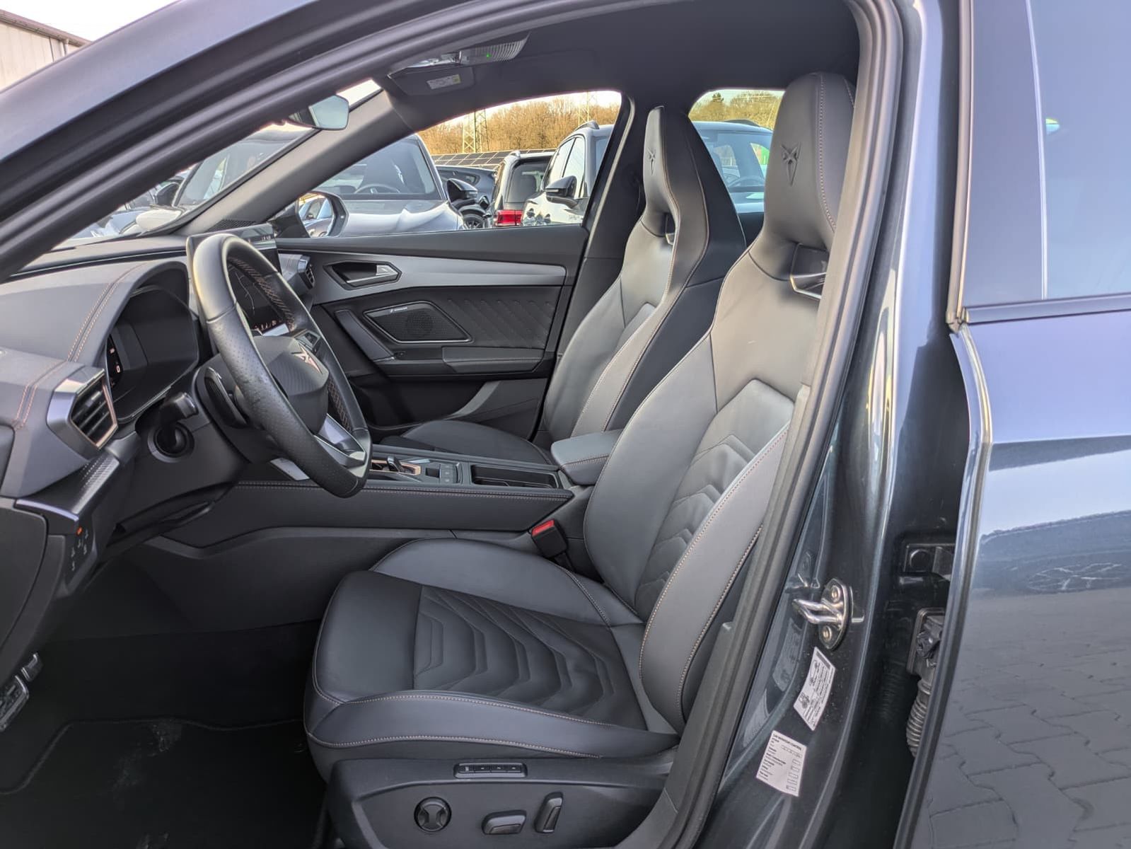 Fahrzeugabbildung CUPRA Formentor 1.5 eTSI LEDER*MATRIX*SENNH*Int.Dr.-XL