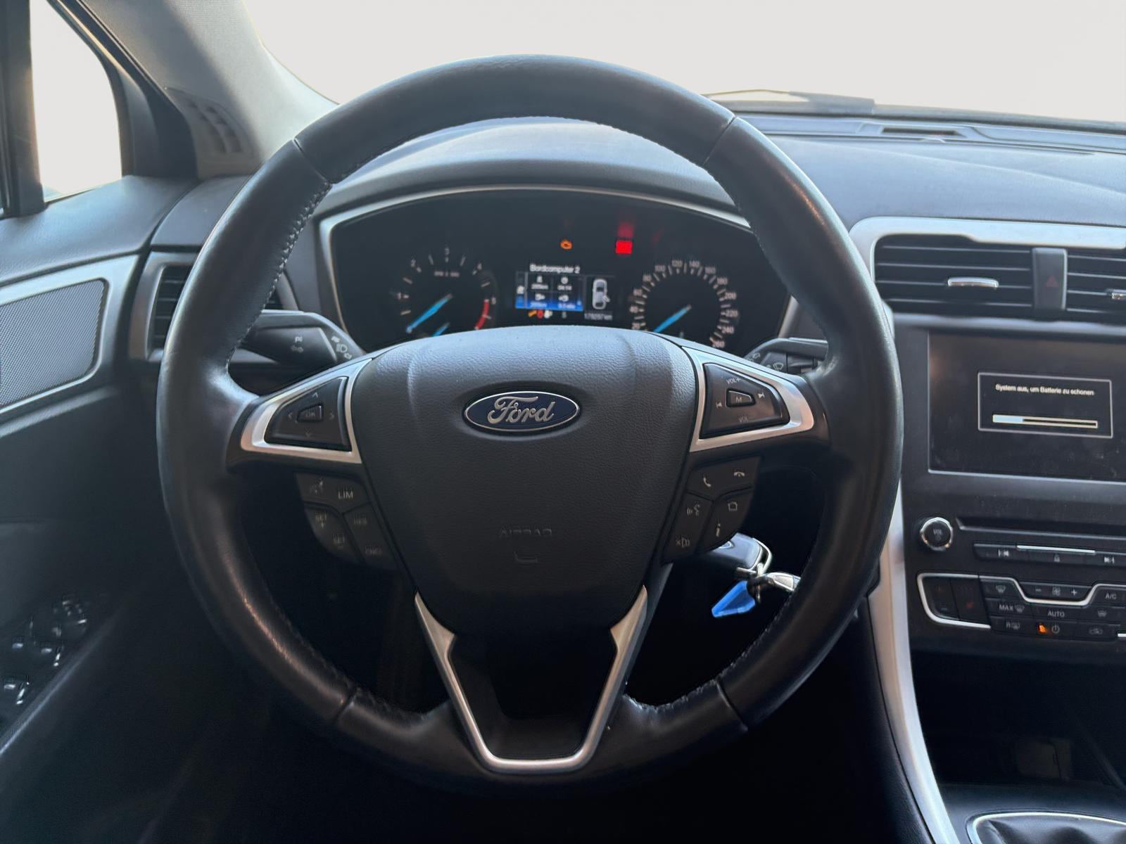 Ford Mondeo 2015 — photo 19