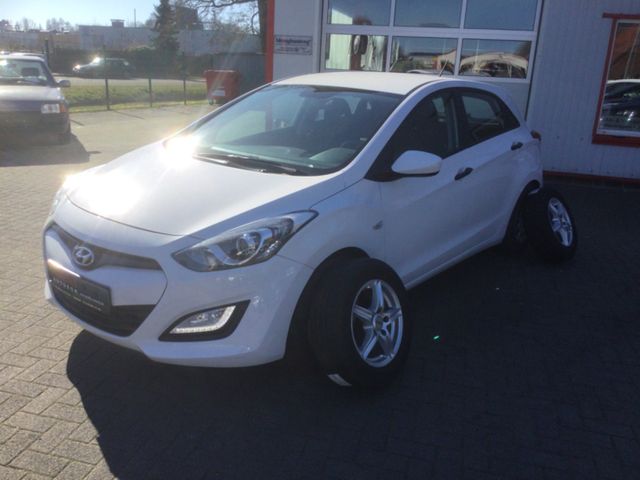 Hyundai i30  Klima + Anhängerkupplung erst.83.000 Km !