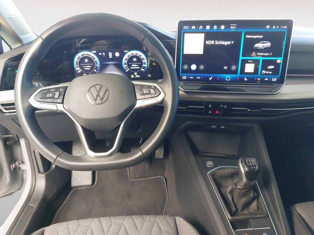 Fahrzeugabbildung Volkswagen Golf Variant 1.5 TSI Life AHZV LED