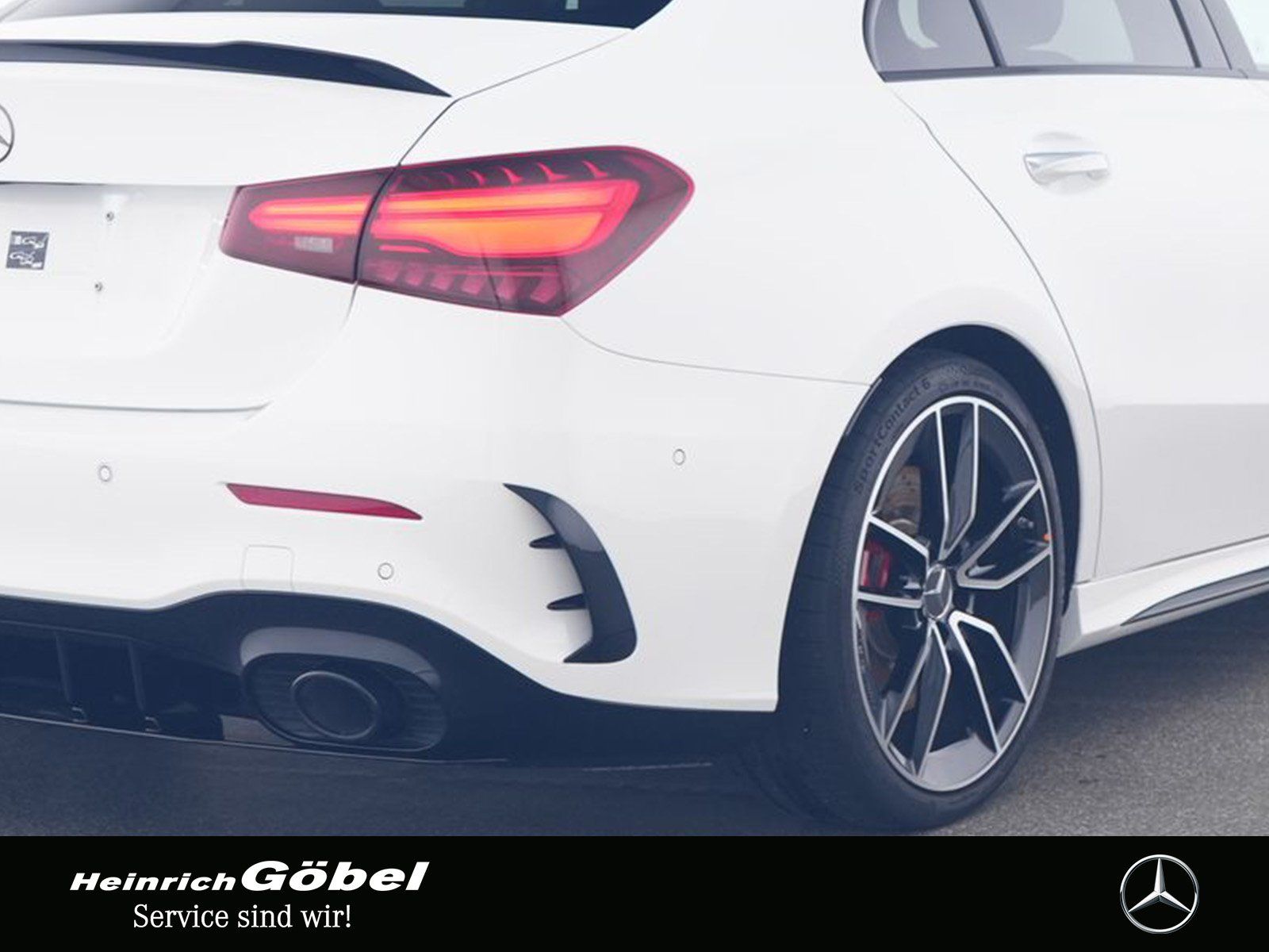 Fahrzeugabbildung Mercedes-Benz AMG A 35 4M Lim. PANO+FAHRASSI+BURMESTER+2xNIGHT