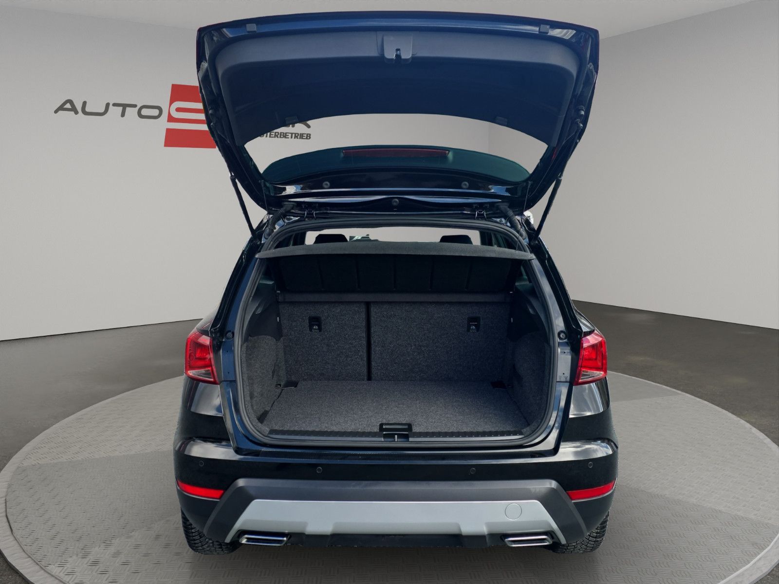 Fahrzeugabbildung SEAT Arona FR BUSINESS PAKET LED KAMERA NAVI AHK ACC