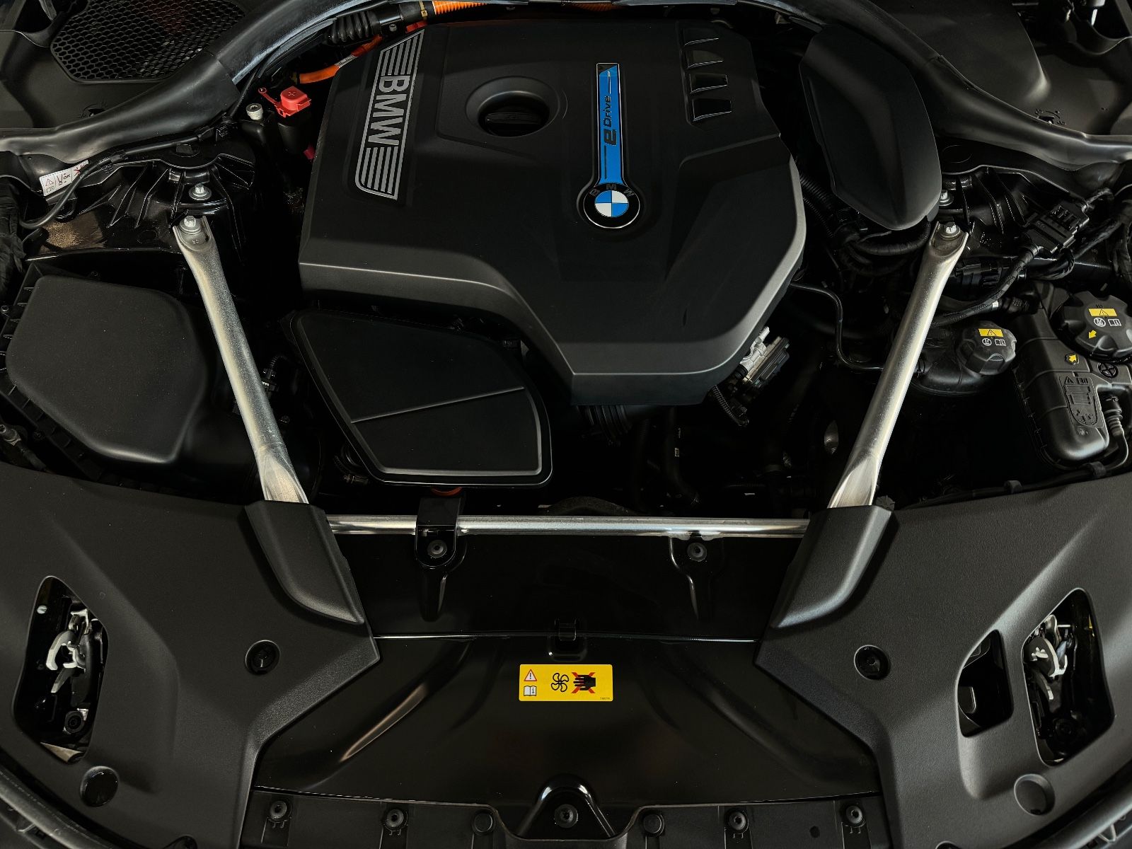 Fahrzeugabbildung BMW 530e Sport Line Kamera Glasdach HiFi DAB Alarm