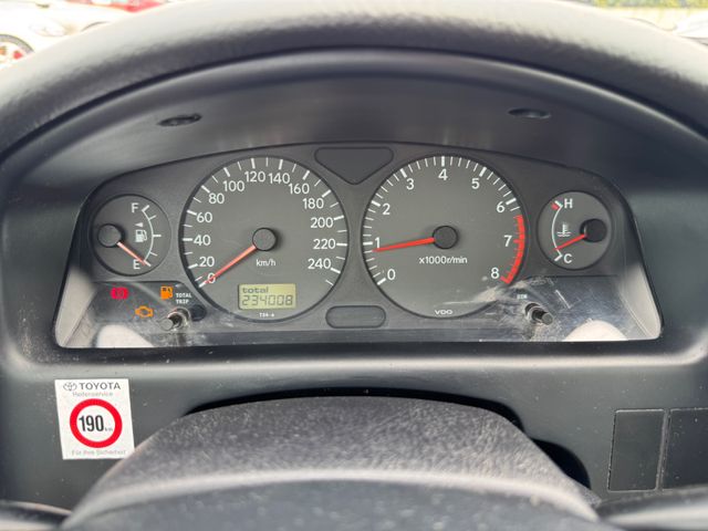 Toyota Avensis  1.8 Style