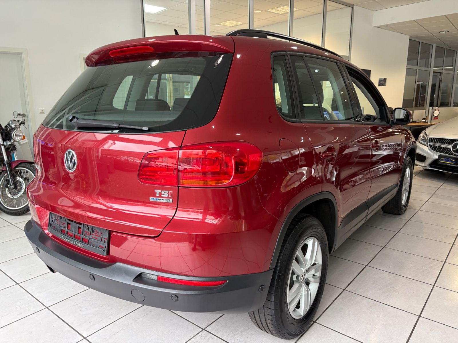 Fahrzeugabbildung Volkswagen Tiguan Trend & Fun BMT *PANORAMADACH*1.HAND*