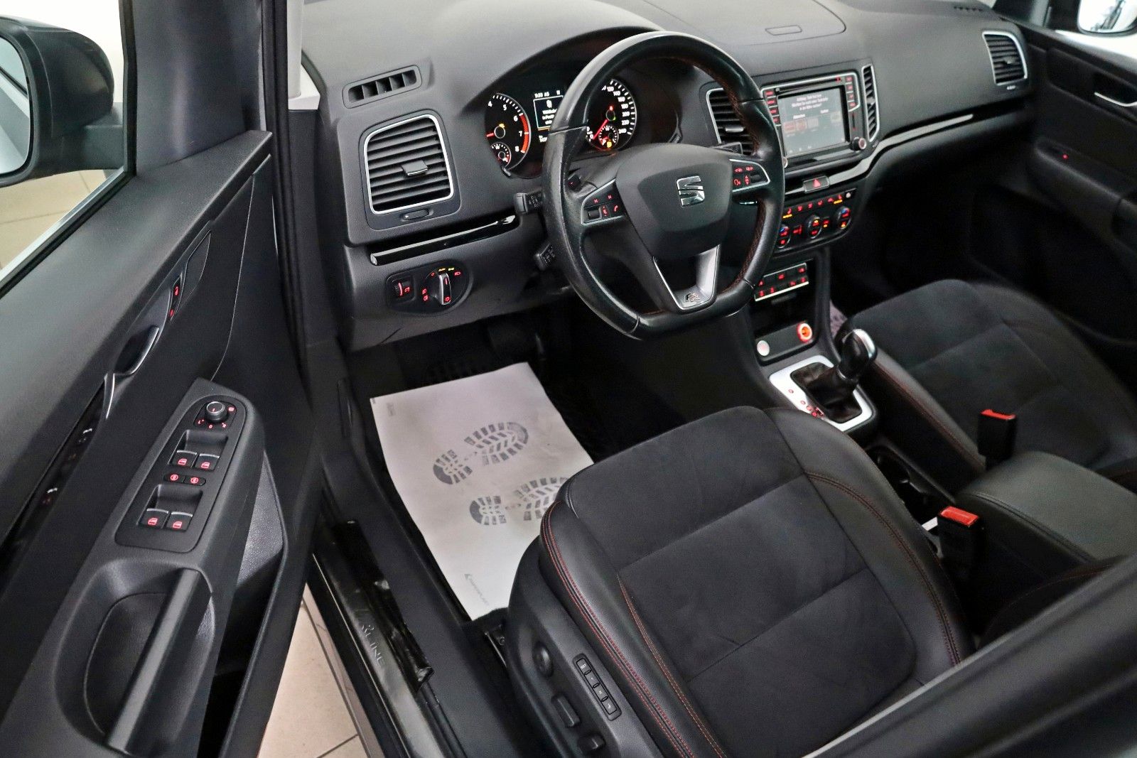 Fahrzeugabbildung SEAT Alhambra FR-Line 7 Si,T.Leder,Navi,Xenon,Kamera
