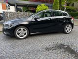 Mercedes-Benz A 180 Automatik Pano Navi Sportsitze Kamera Top - Mercedes-Benz A-Klasse in Hamburg