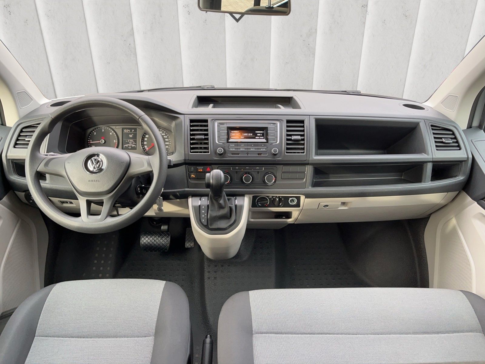 Fahrzeugabbildung Volkswagen T6 Kombi T6 2.0l DSG*9-Sitzer*Standheizung*PDC*A