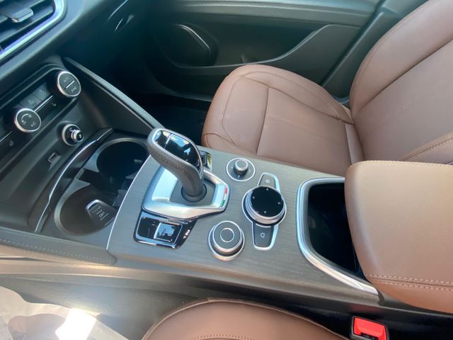 ALFA ROMEO Stelvio 2.0 Turbo Q4 AT8 TI Garantie bis 03/2027