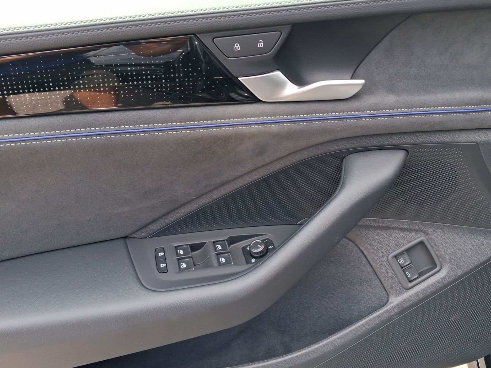 Volkswagen Passat Variant - Bild 8