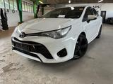 Toyota Avensis 1,6B - weiße Toyota Avensis