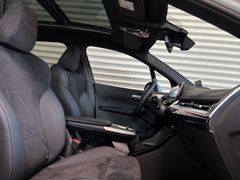 Fahrzeugabbildung BMW 218i Active Tourer M Sport-AHK/Pano/HeadUp/eSitz