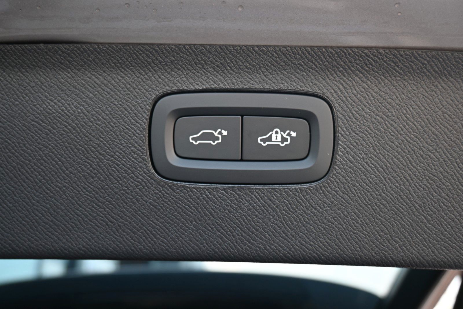 Fahrzeugabbildung Volvo XC90 Ultra Dark Recharge T8 B&W*LUFT*360*MASSAGE