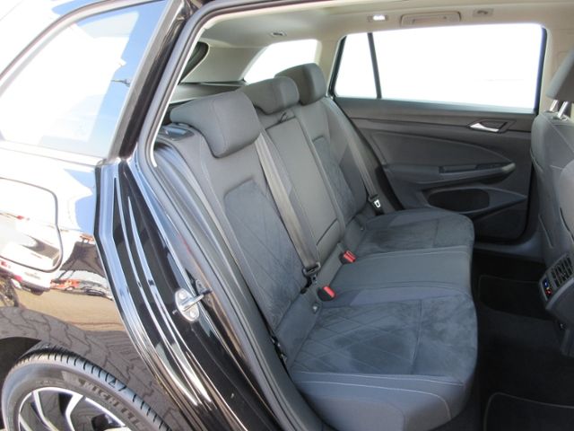 Golf VIII Variant 1.5 TSI Style AHK/PANORAMA/LED