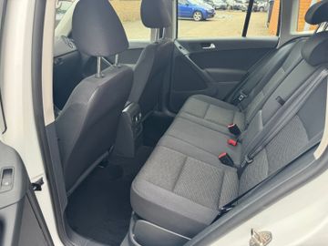 Volkswagen Tiguan - 11