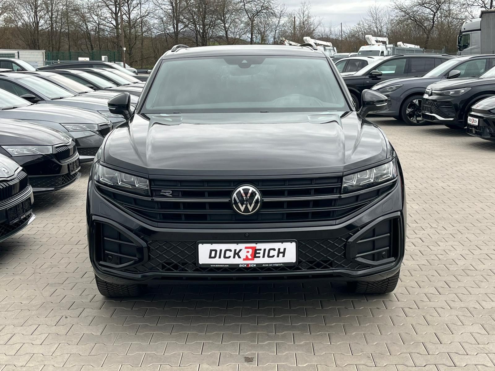 Fahrzeugabbildung Volkswagen Touareg 3.0TDI 4M R-Line VOLL Black 22" UPE 114T