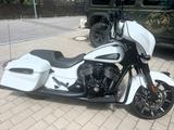 Indian Chieftain Darhorse Bandlands mit J&H Endtöpfen