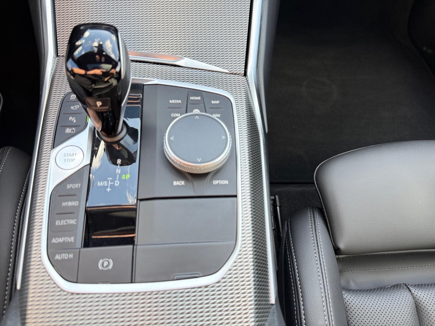 BMW 330 e xDrive M Sport Touring*Laser*Pano*HuD*360°