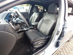 Fahrzeugabbildung Kia Ceed 1.5 T-GDI GT-line Navi Glasdach LED