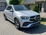 Mercedes-Benz GLE 300 d 4MATIC AMG LINE PANO LED kamera NAVI - silberne Mercedes-Benz GLE 300