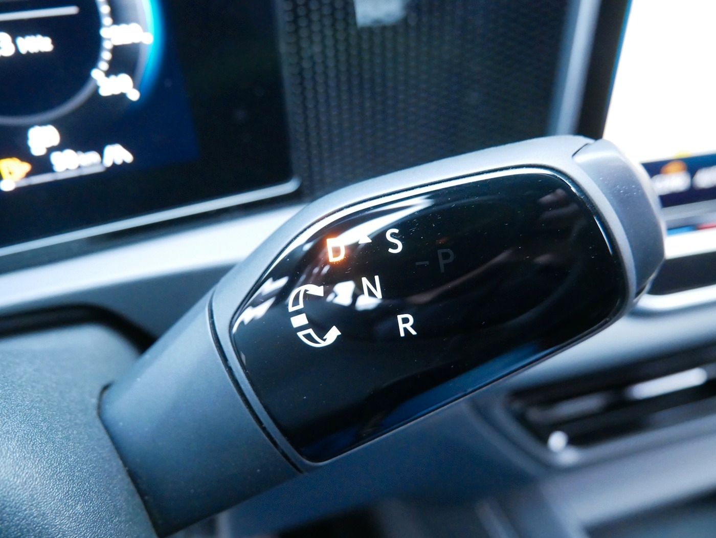 Fahrzeugabbildung Volkswagen Tiguan 2.0 TDI GOAL NEU55T DSG AHK Matrix Kamera