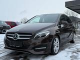 Mercedes-Benz B 250 AUTOMATIK LED PANO H&K LEDER NAVI - Mercedes-Benz B 250 aus 2015